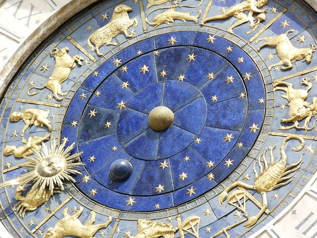 西洋占星術とは星座占いが当たらない人にこそ価値のある占術！西洋占星術師を使う当たる占い師はこの人！